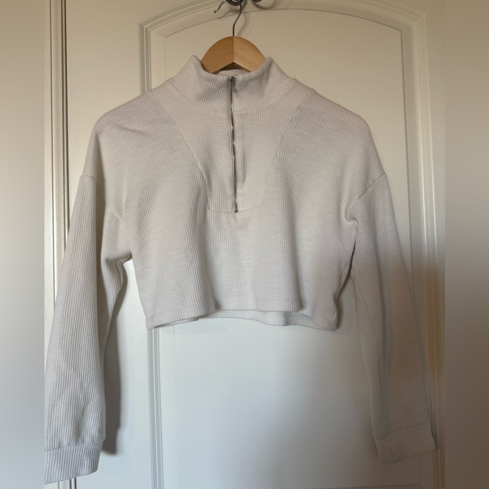 Altar'd State Cropped Mock Neck 1/4 Zip‎ White Ribbed Top - Women’s M